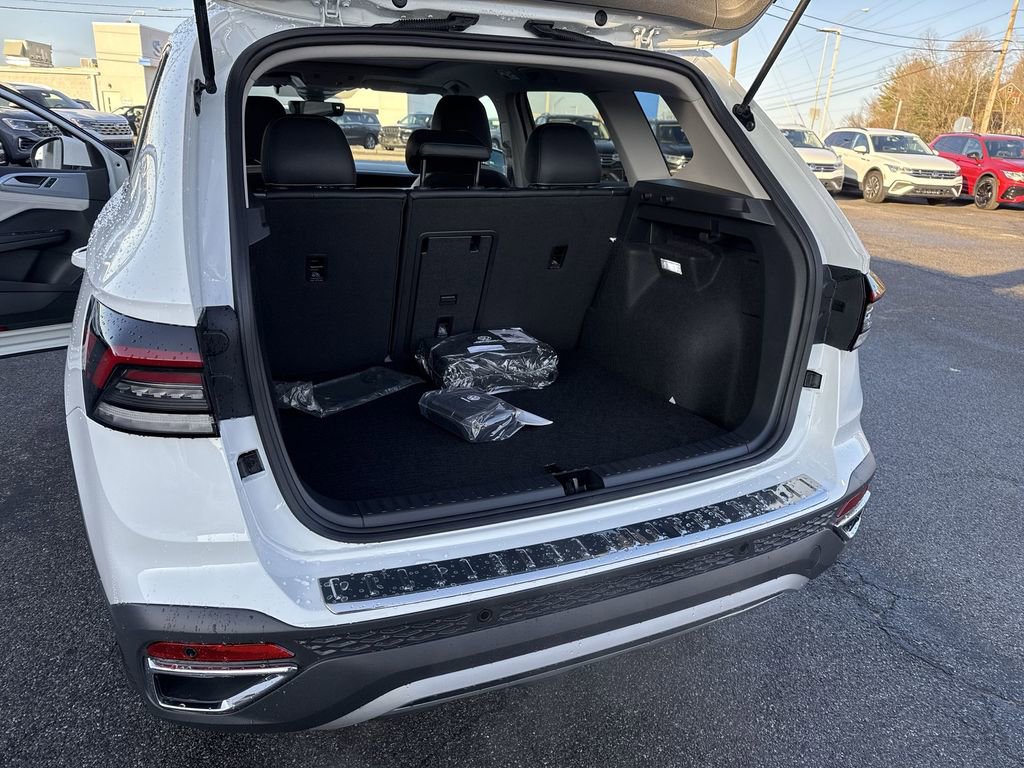 New 2025 Volkswagen Taos SE AWD/4WD image 45