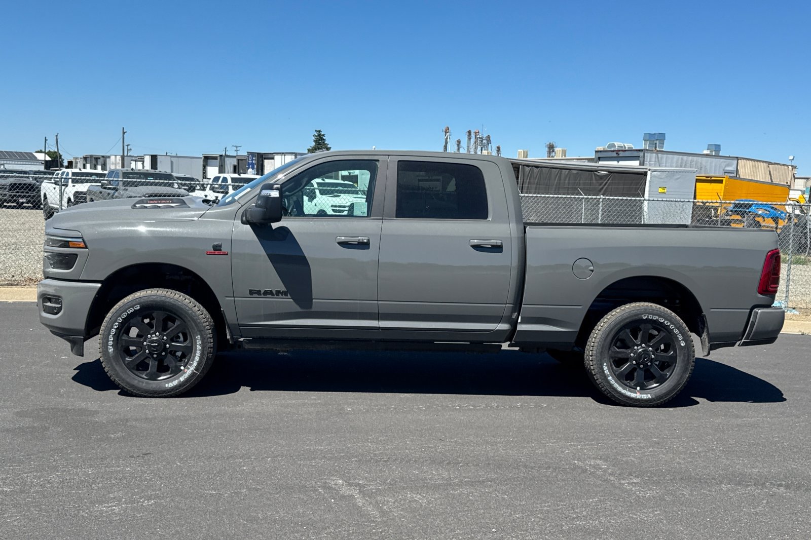 New 2026 RAM 2500 Laramie AWD/4WD image 6