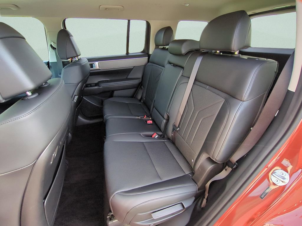Used 2025 Hyundai Santa Fe XRT AWD/4WD image 9