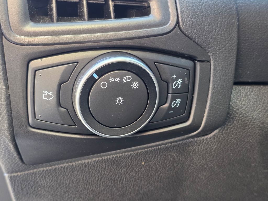 Used 2018 Ford Focus SE image 13