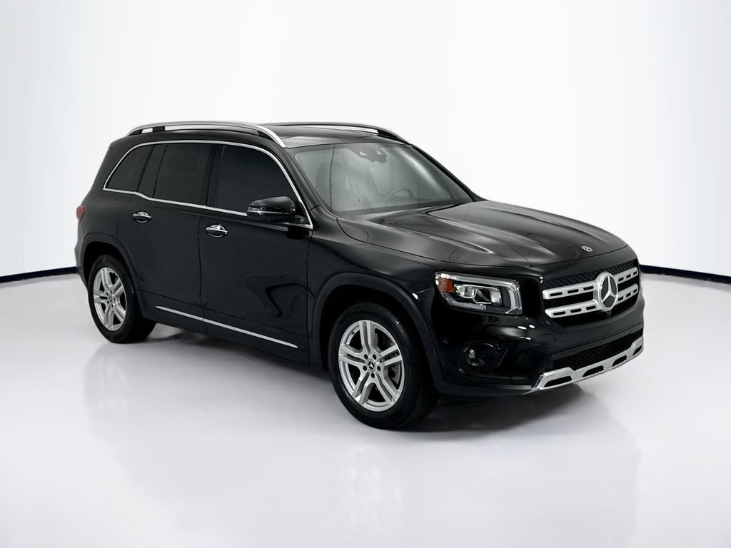 Used 2023 Mercedes-Benz GLB 250 image 3
