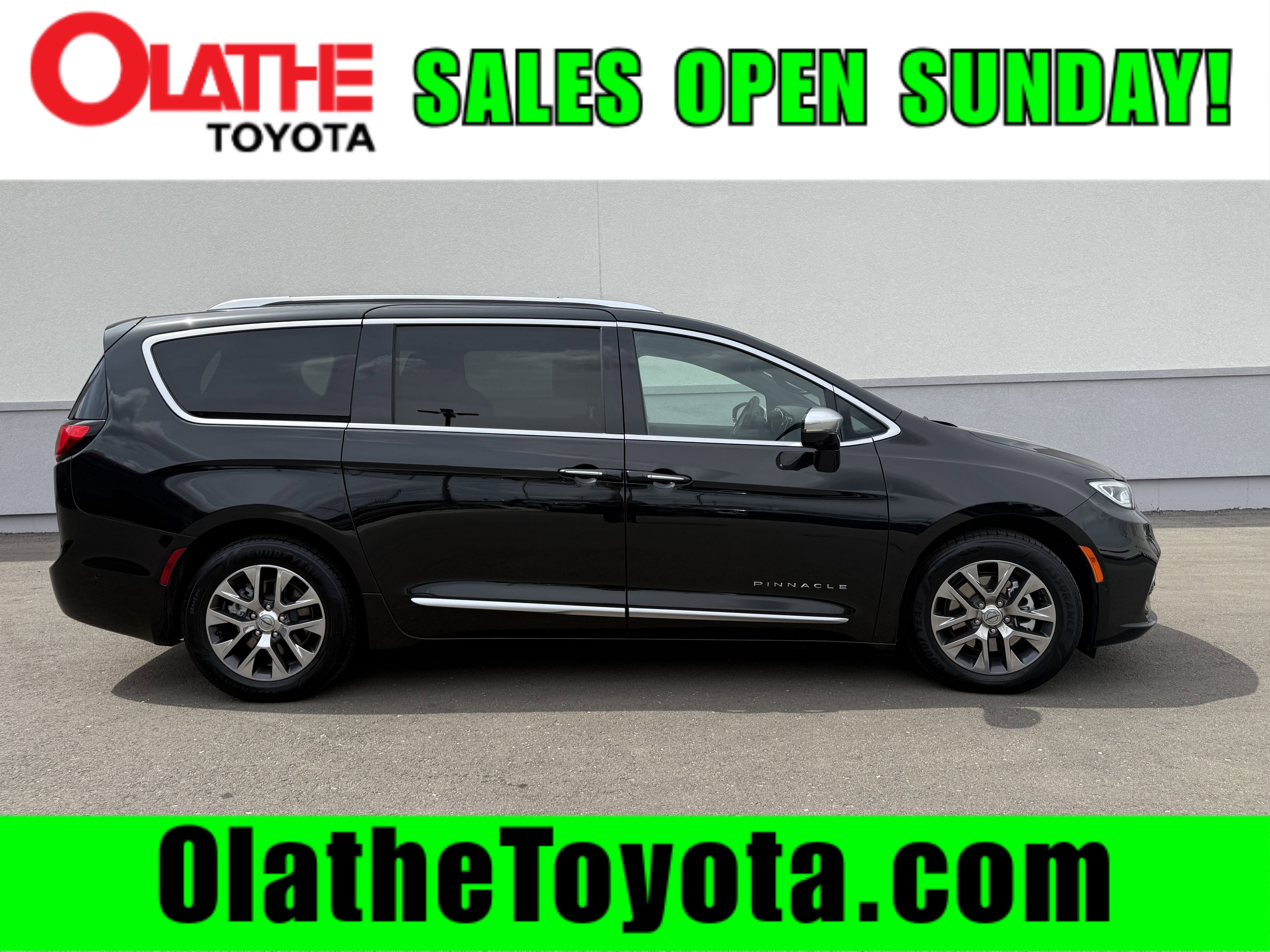 Used 2023 Chrysler Pacifica Pinnacle