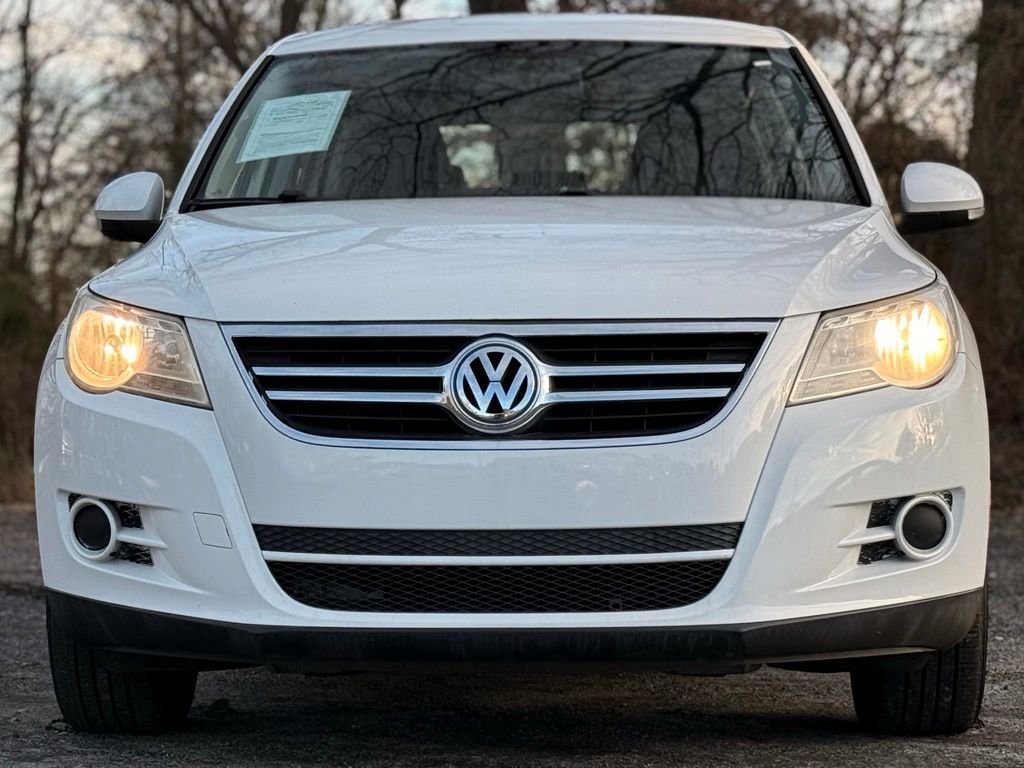 Used 2011 Volkswagen Tiguan S image 8