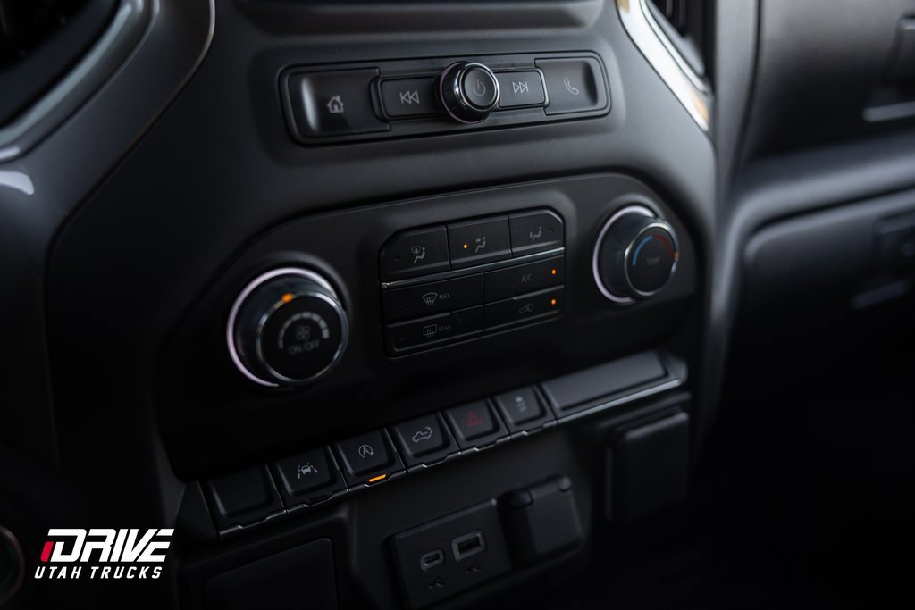 Used 2022 Chevrolet Silverado 1500 Custom image 34