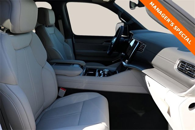 New 2025 Jeep Wagoneer L Series II image 18