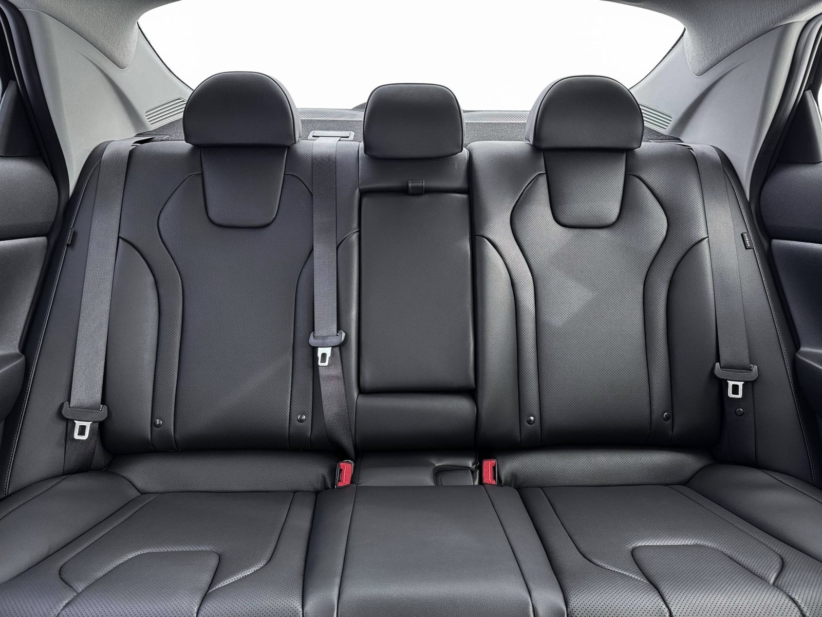 New 2026 Hyundai Elantra Limited FWD image 16