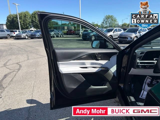 Used 2025 Cadillac Lyriq Sport AWD/4WD image 23