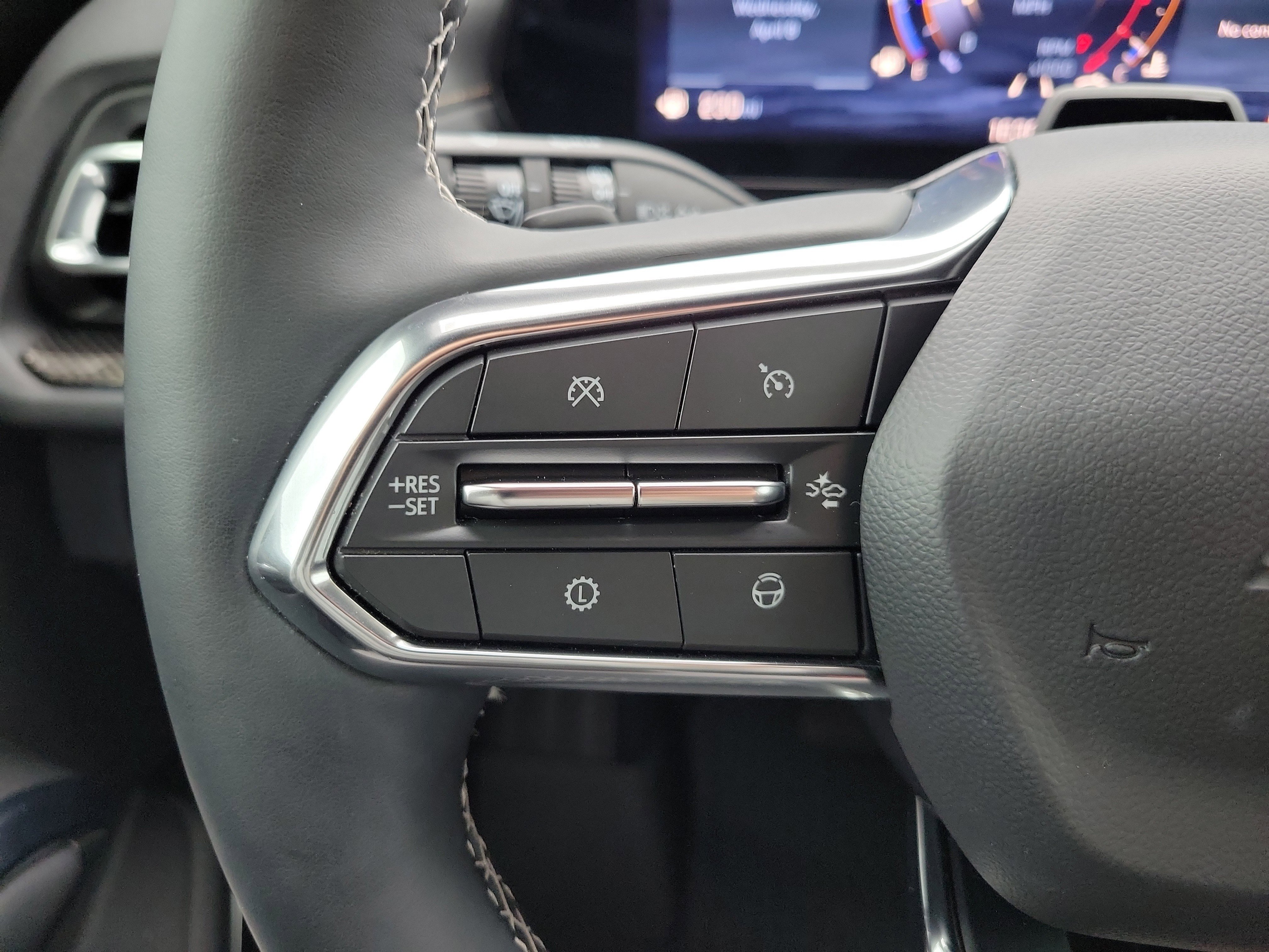 Used 2025 Chevrolet Traverse High Country FWD image 29