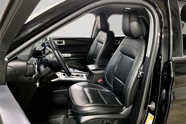 Used 2022 Ford Explorer XLT w/ Equipment Group 202A image 13