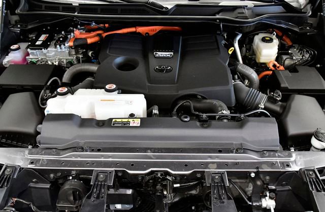 Used 2024 Toyota Sequoia Platinum image 29