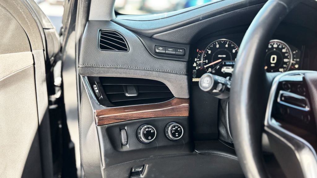 Used 2015 Cadillac Escalade Premium AWD/4WD image 23