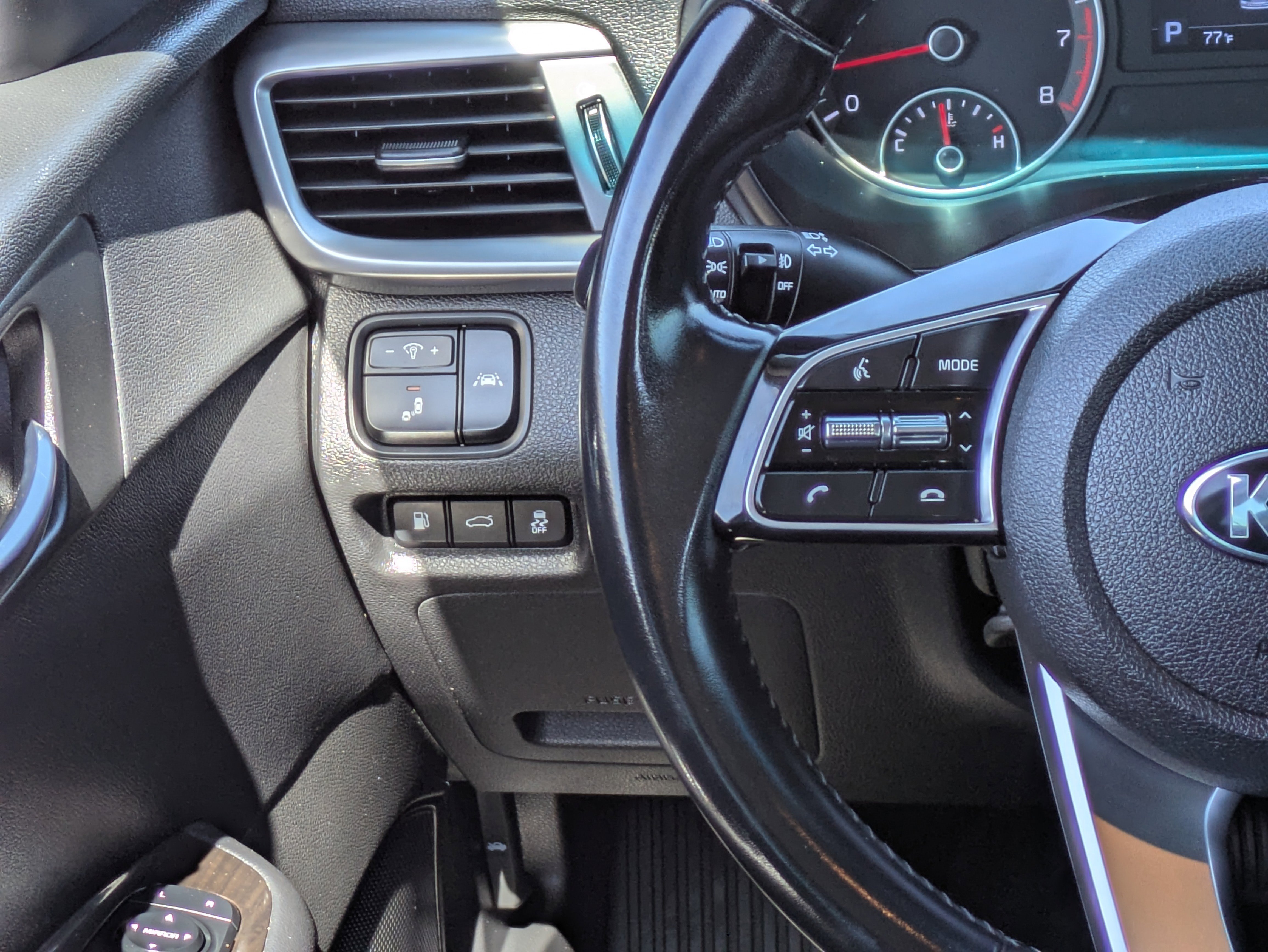 Used 2020 Kia Optima EX image 22