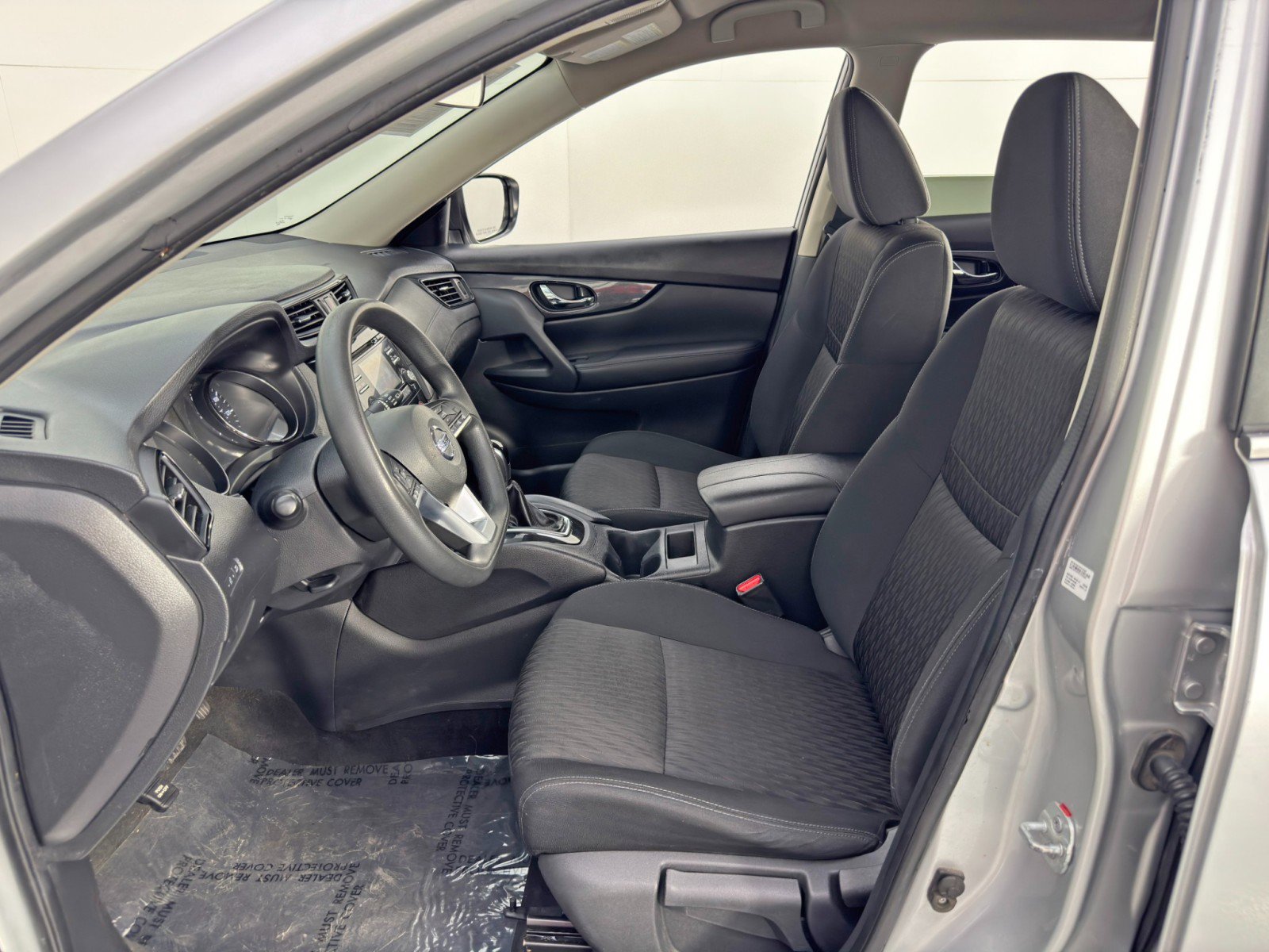 Used 2017 Nissan Rogue S image 15