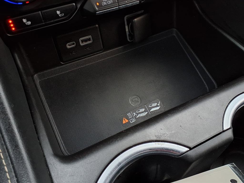 Used 2021 Chevrolet Suburban LT w/ LT Signature Package image 16