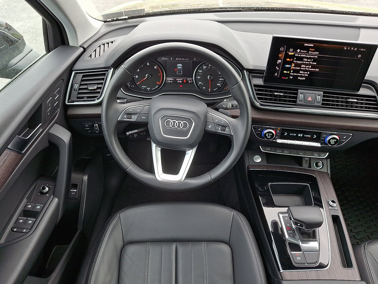 Used 2023 Audi Q5 2.0T Premium w/ Convenience Package AWD/4WD image 11