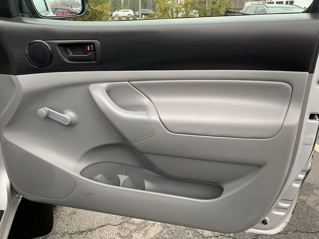 Used 2012 Toyota Tacoma 4x4 Regular Cab image 10