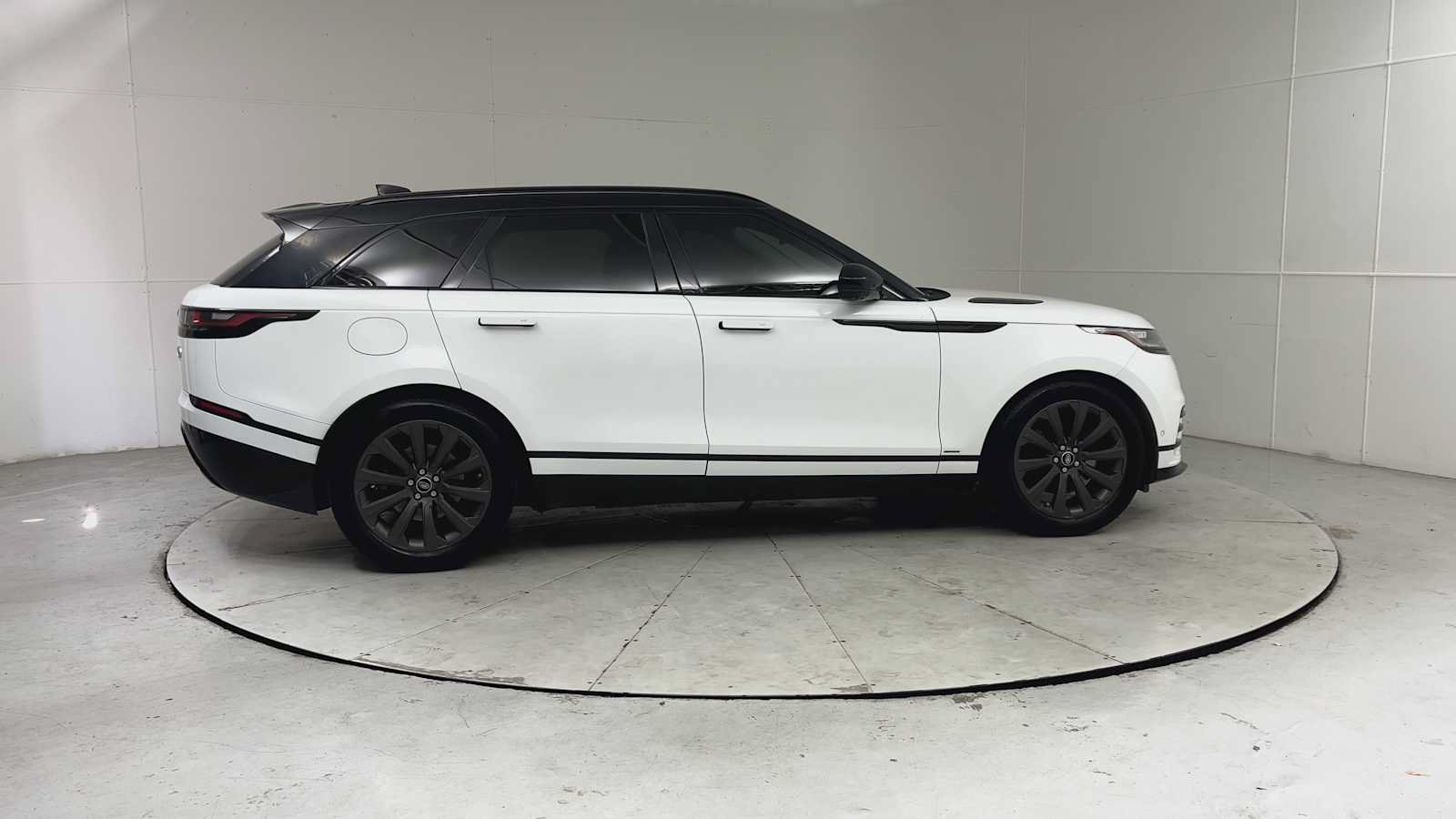 Used 2021 Land Rover Range Rover Velar R-Dynamic S AWD/4WD image 9