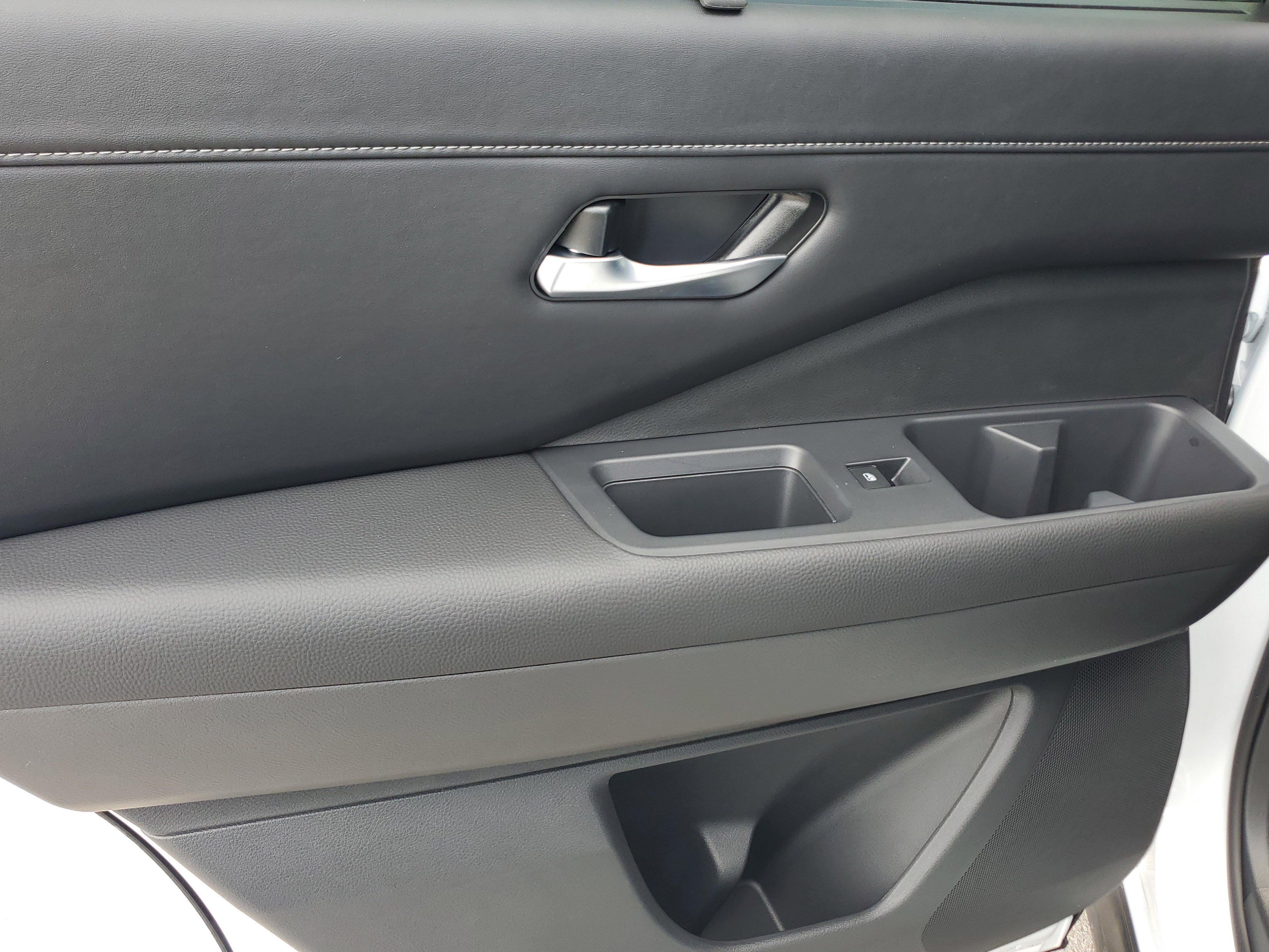 Certified 2025 Nissan Pathfinder SL image 31