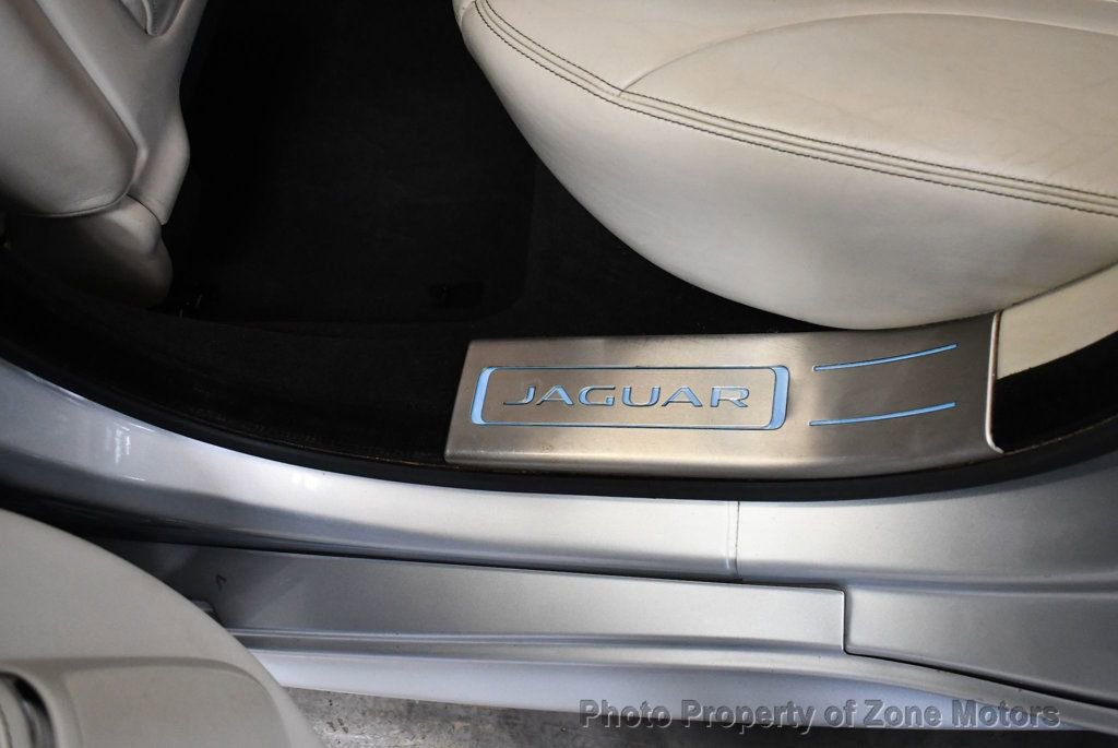 Used 2015 Jaguar XJ image 22