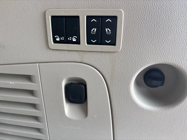 Used 2016 GMC Yukon Denali RWD image 13