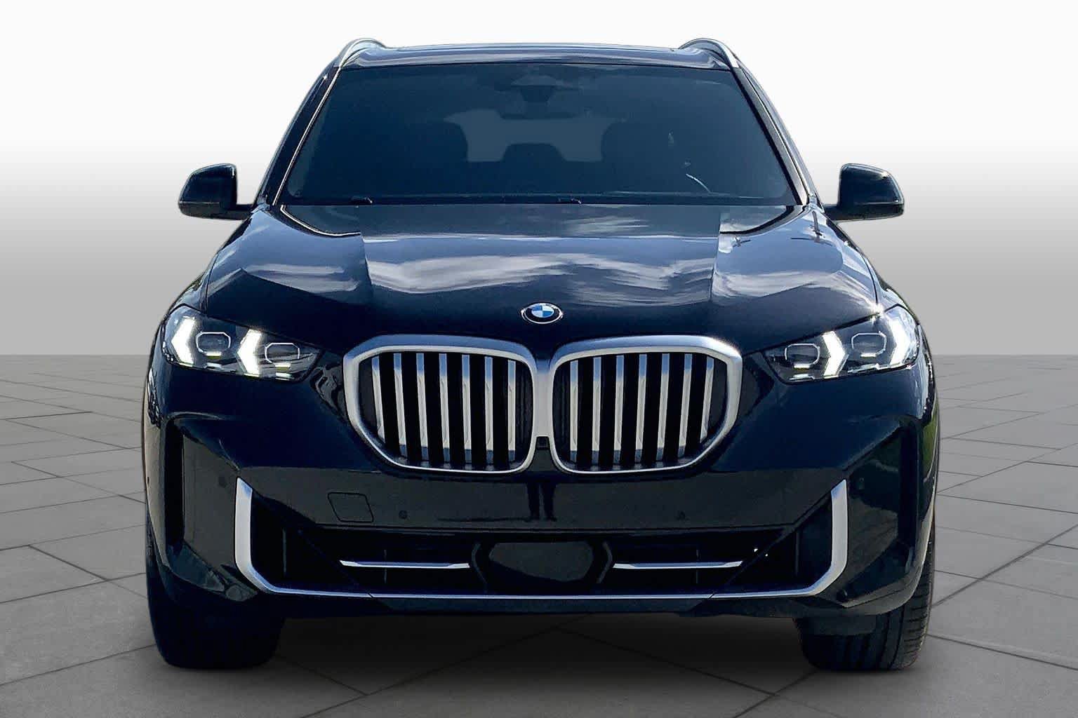 Used 2024 BMW X5 xDrive40i w/ Premium Package AWD/4WD image 3