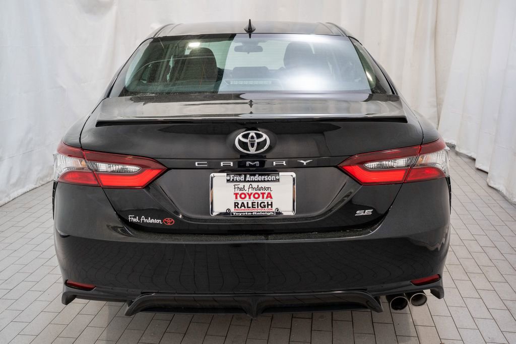 Used 2024 Toyota Camry SE image 4