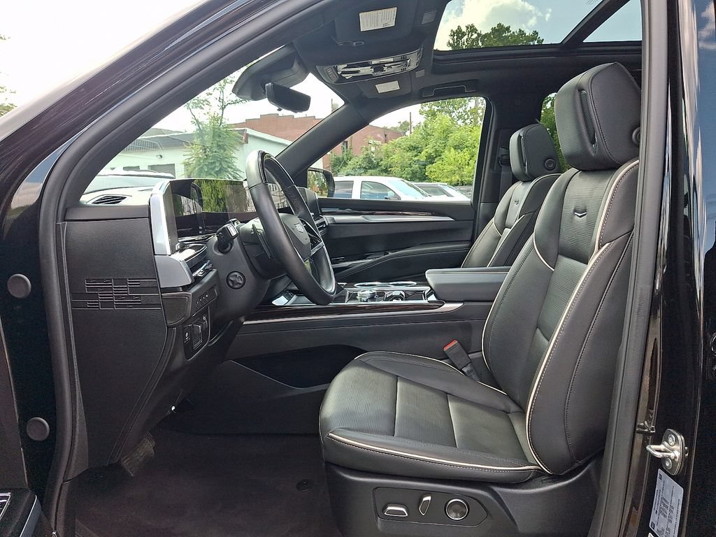 Certified 2026 Cadillac Escalade ESV Luxury w/ LPO, Floor Liner Package AWD/4WD image 14