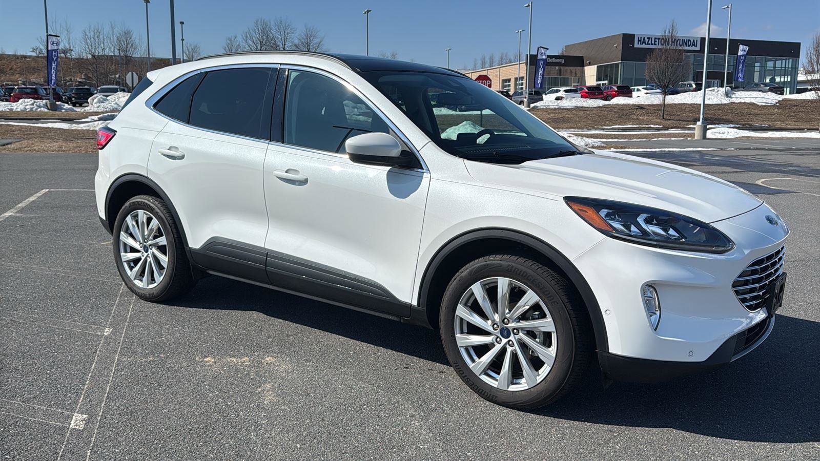 Used 2022 Ford Escape Titanium w/ Titanium Elite Package image 2