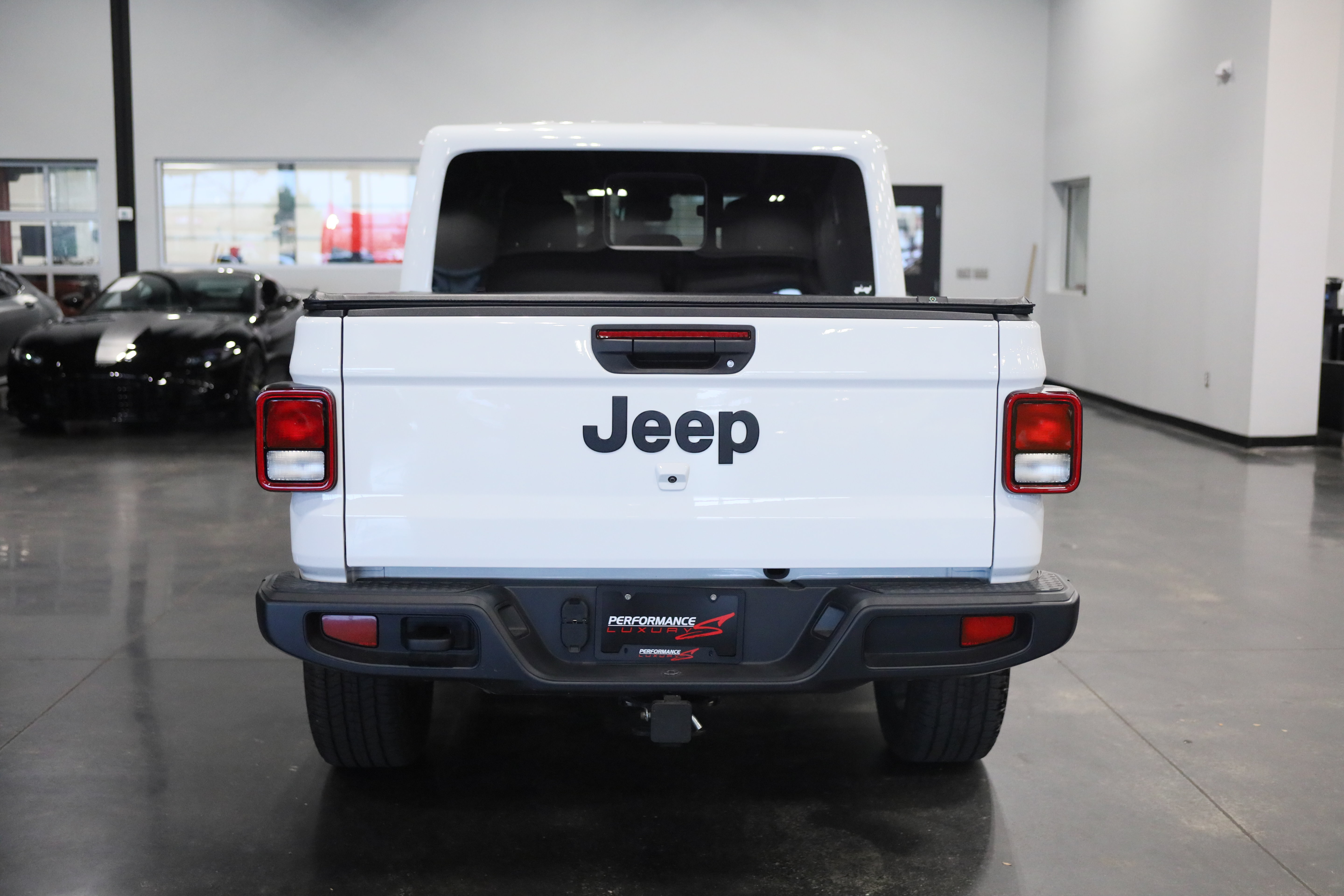 Used 2025 Jeep Gladiator Sport AWD/4WD image 5