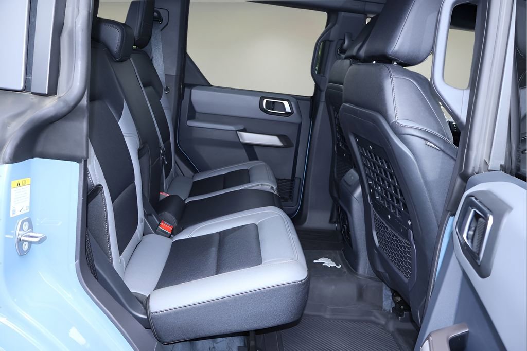 Used 2023 Ford Bronco Black Diamond w/ Sasquatch Package image 19