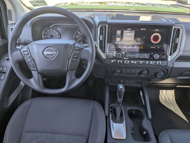 Used 2025 Nissan Frontier SV RWD image 29