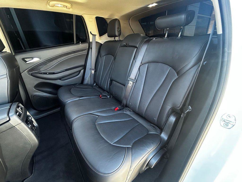 Used 2018 Buick Envision Essence FWD image 34