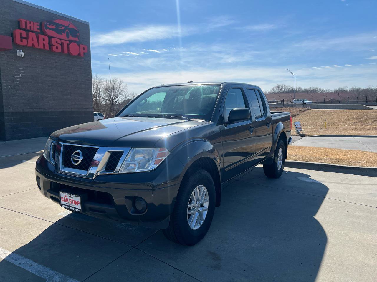 Used 2015 Nissan Frontier SV image 2