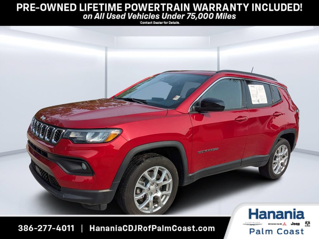 Used 2024 Jeep Compass Latitude w/ Sun and Sound Group AWD/4WD image 7