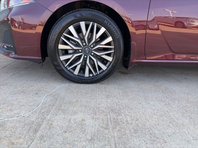 Certified 2025 Nissan Altima 2.5 SV w/ SV Premium Package image 8