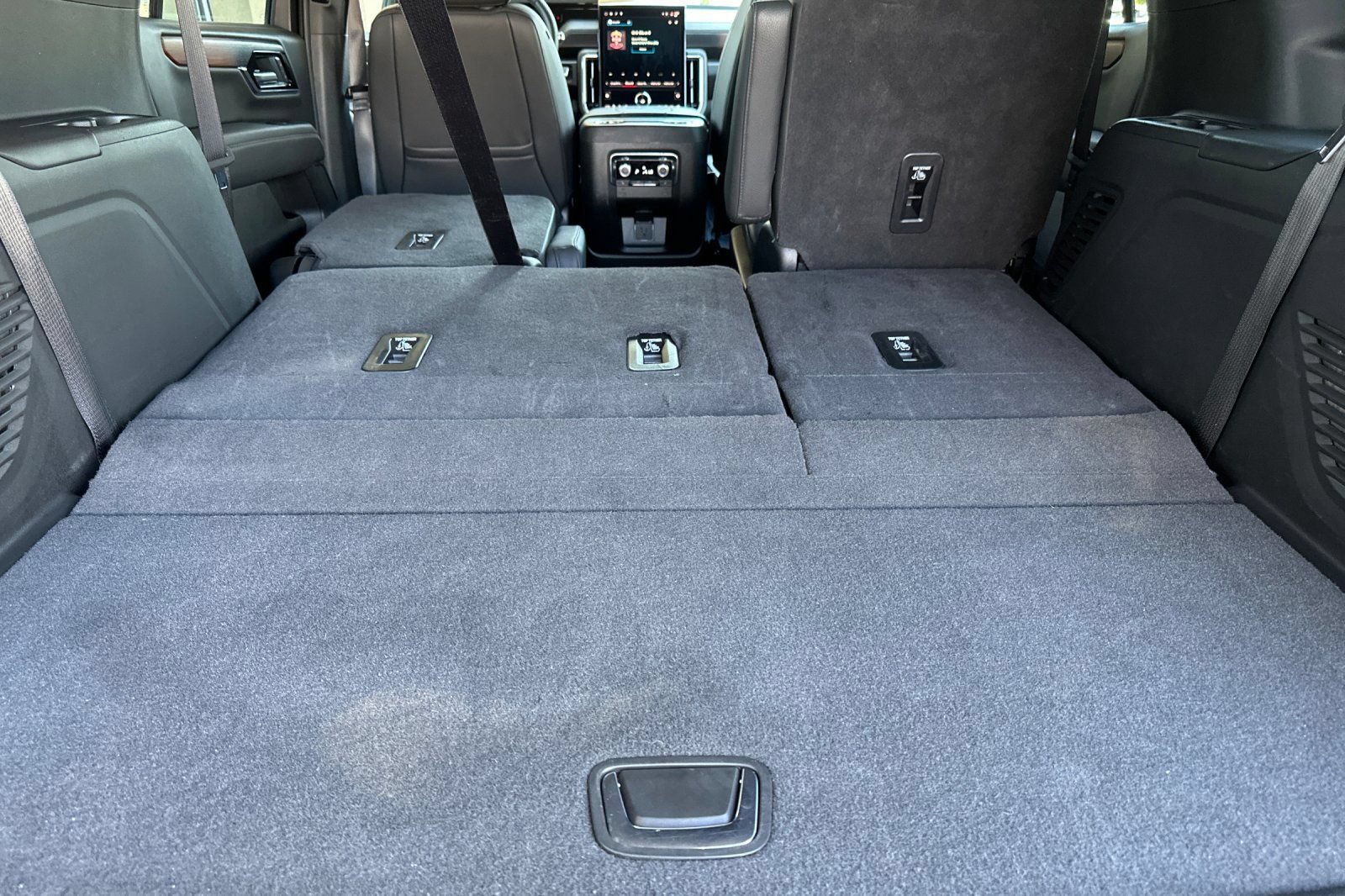 Certified 2025 GMC Yukon Denali RWD image 17