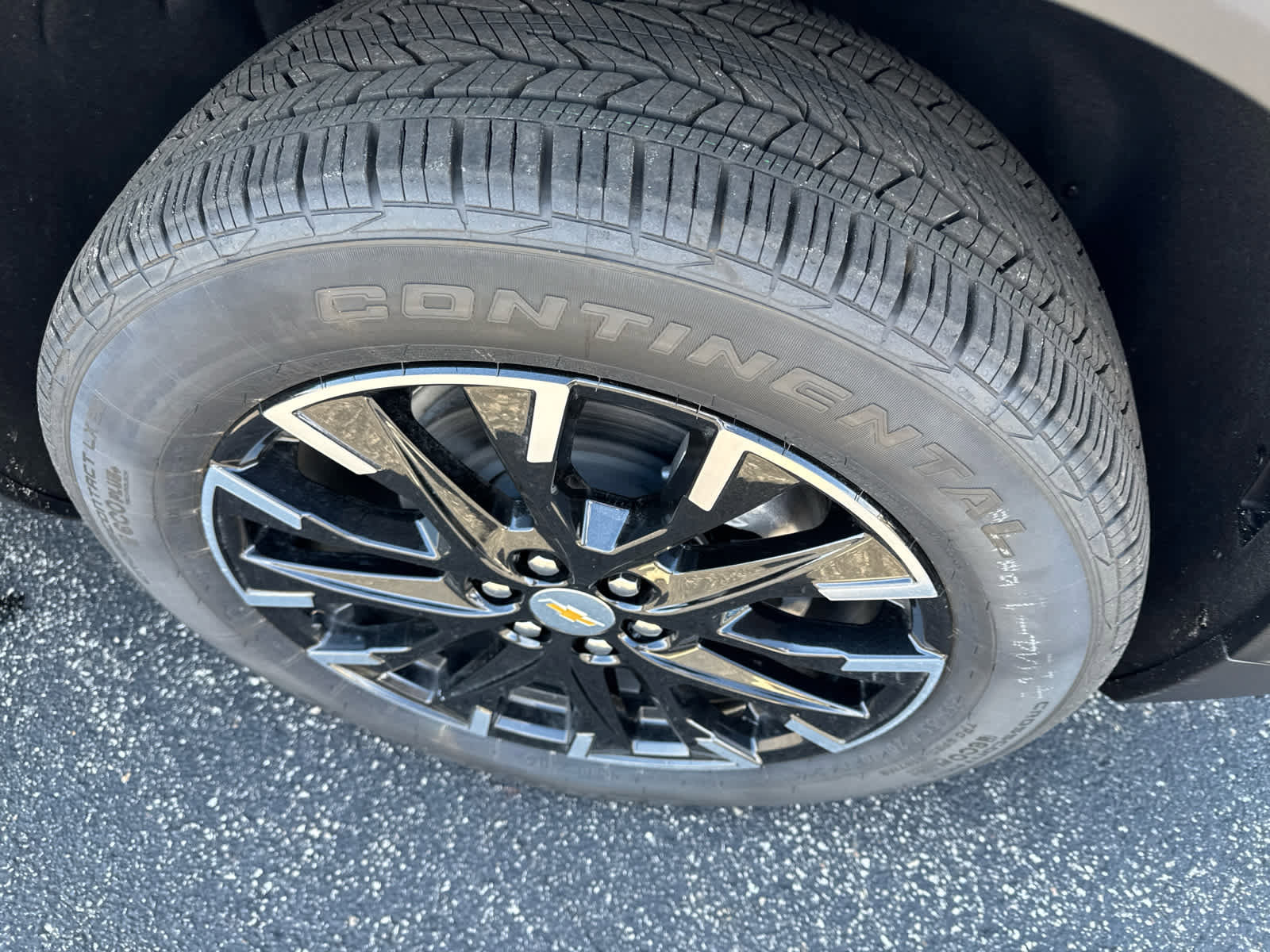 New 2026 Chevrolet Traverse LT w/ Sun and Wheel Package AWD/4WD image 14