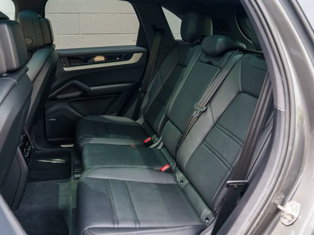 New 2026 Porsche Cayenne E-Hybrid AWD/4WD image 18