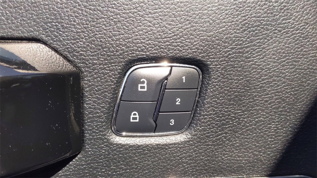 Used 2018 Ford F250 Lariat w/ Lariat Ultimate Package image 13