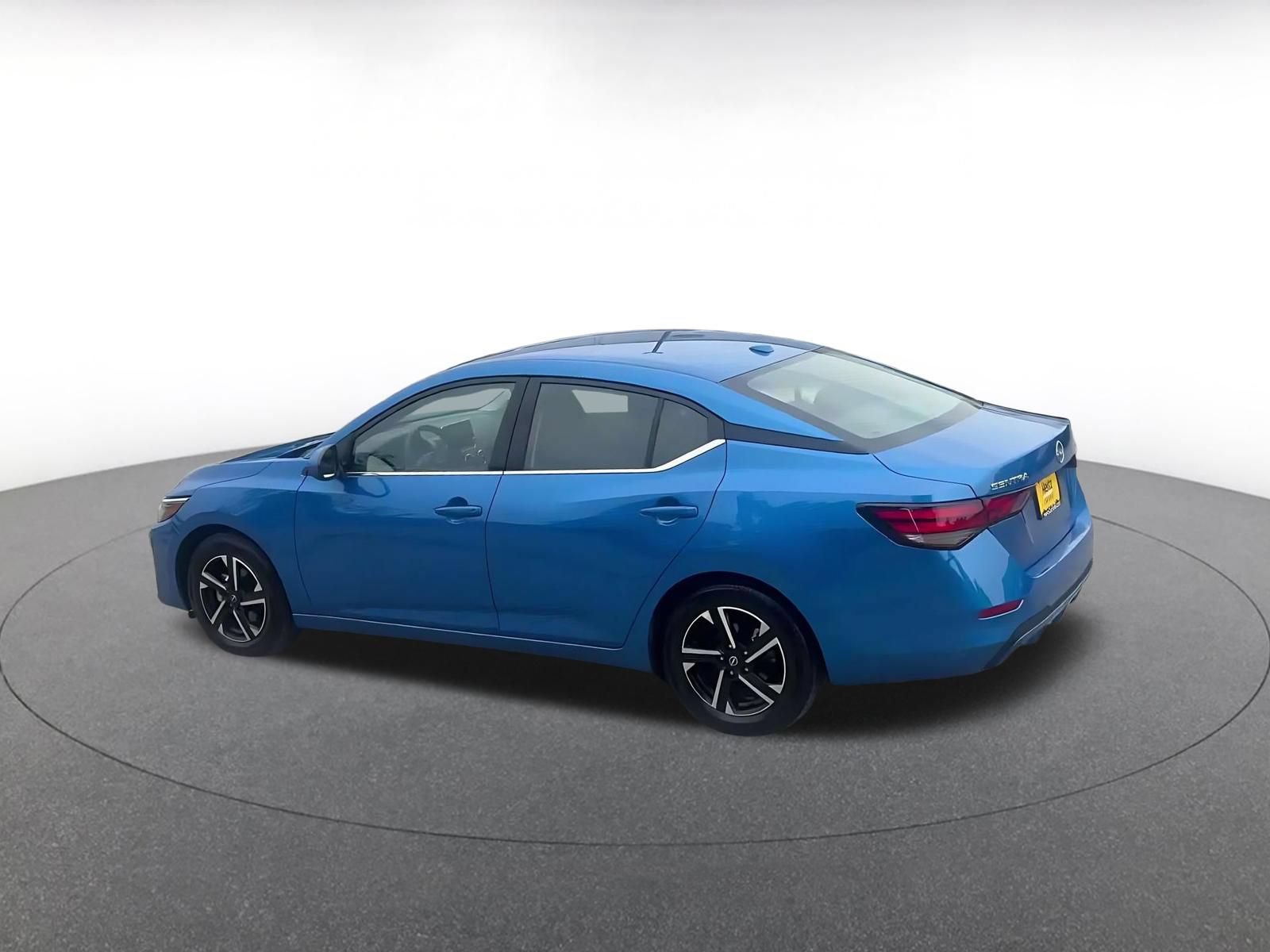 Used 2025 Nissan Sentra SV FWD image 8