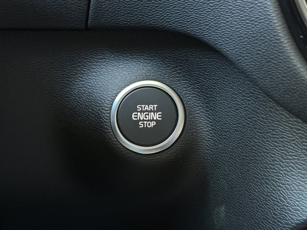 New 2026 Volvo XC40 B5 Ultra w/ Climate Package image 22