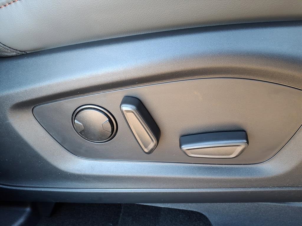 New 2025 Ford Explorer Active image 10