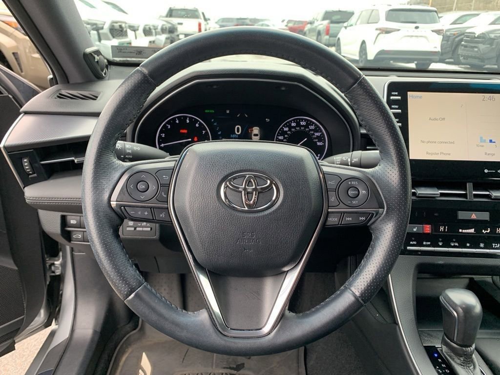 Used 2019 Toyota Avalon XSE image 25