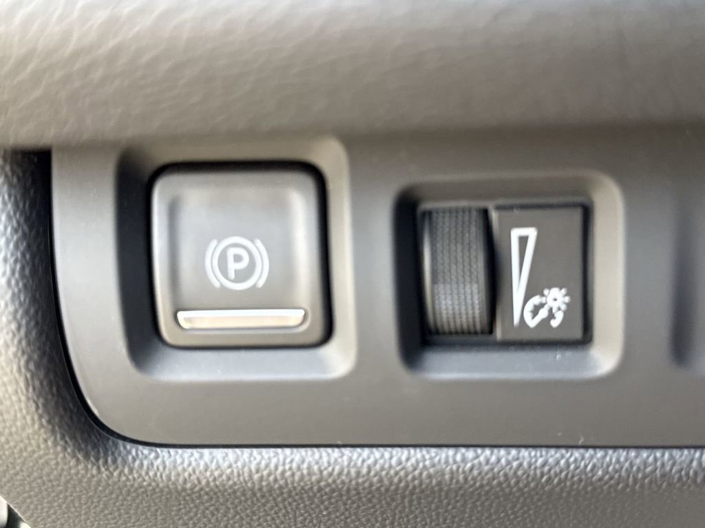 Used 2024 Cadillac XT4 Luxury image 18