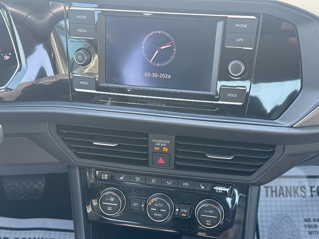 Used 2024 Volkswagen Jetta SE image 13