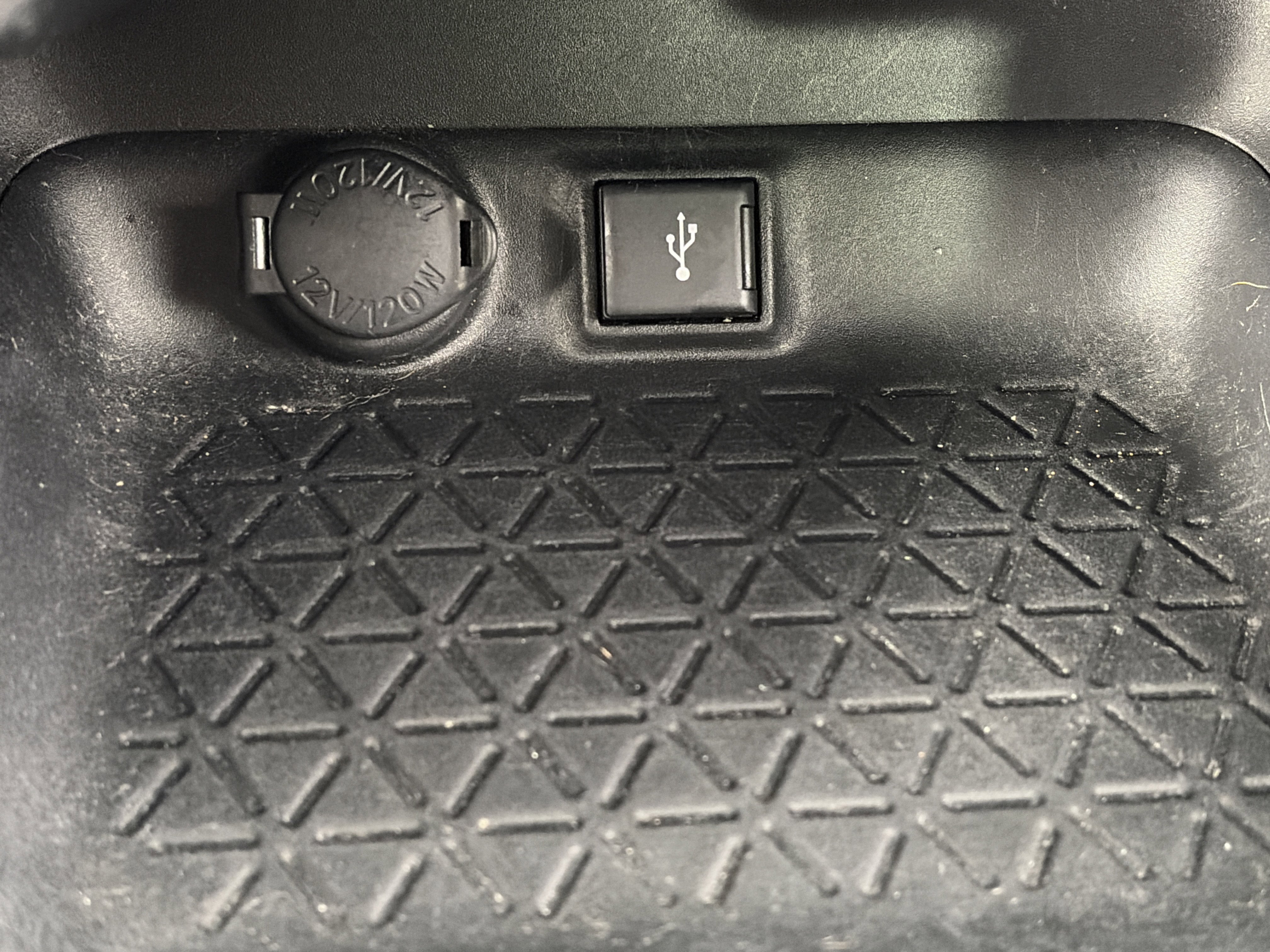 Used 2021 Toyota RAV4 LE AWD/4WD image 20