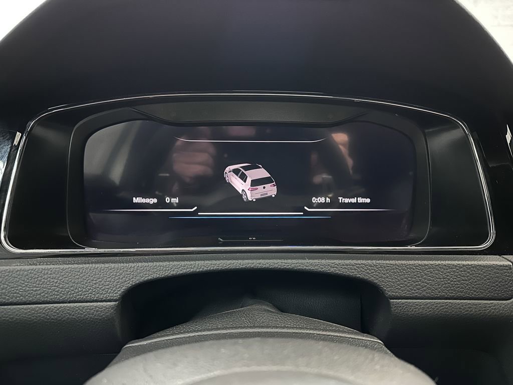 Used 2016 Volkswagen Golf 4-Door image 32