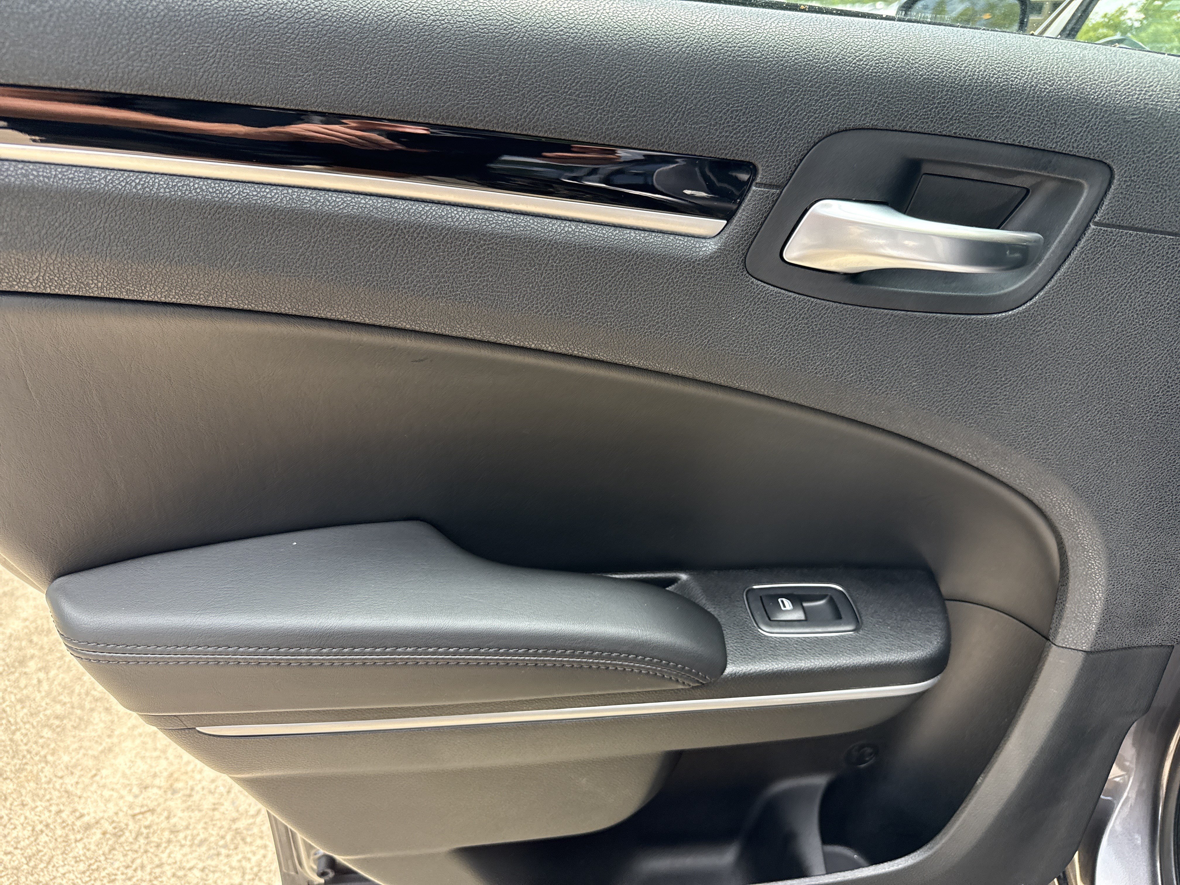 Used 2023 Chrysler 300 Touring w/ Sport Appearance Package RWD image 21