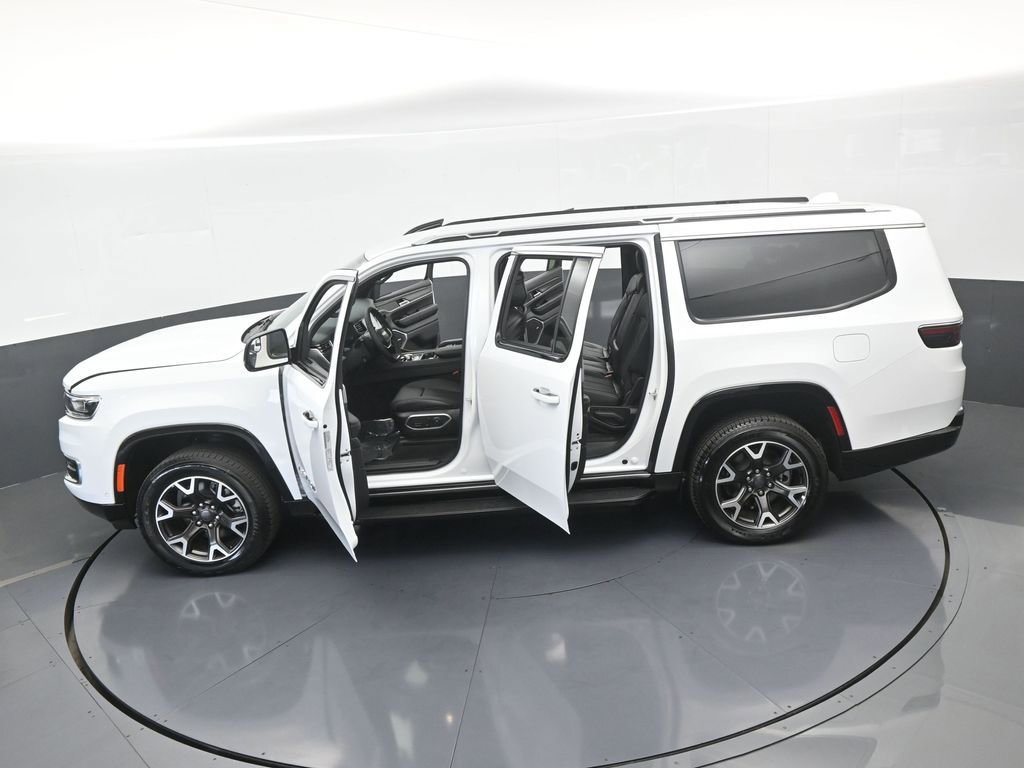 Used 2023 Jeep Wagoneer L Series III w/ Preferred Equipment Group image 71