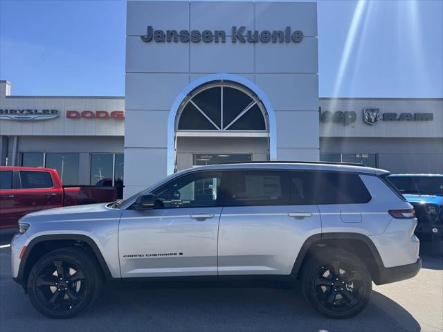 New 2026 Jeep Grand Cherokee L Limited w/ Limited Altitude Package AWD/4WD image 40